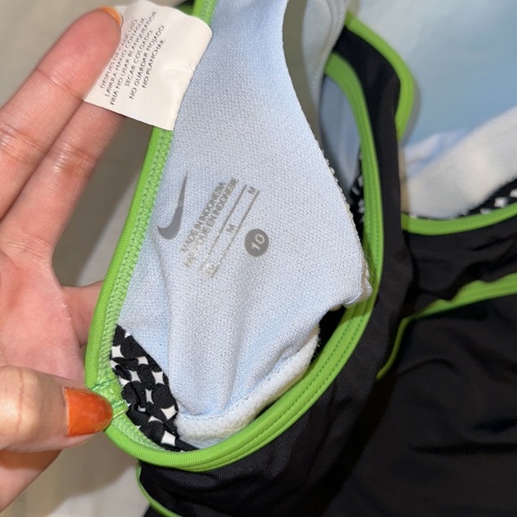 Nike top - Picture 4 of 4